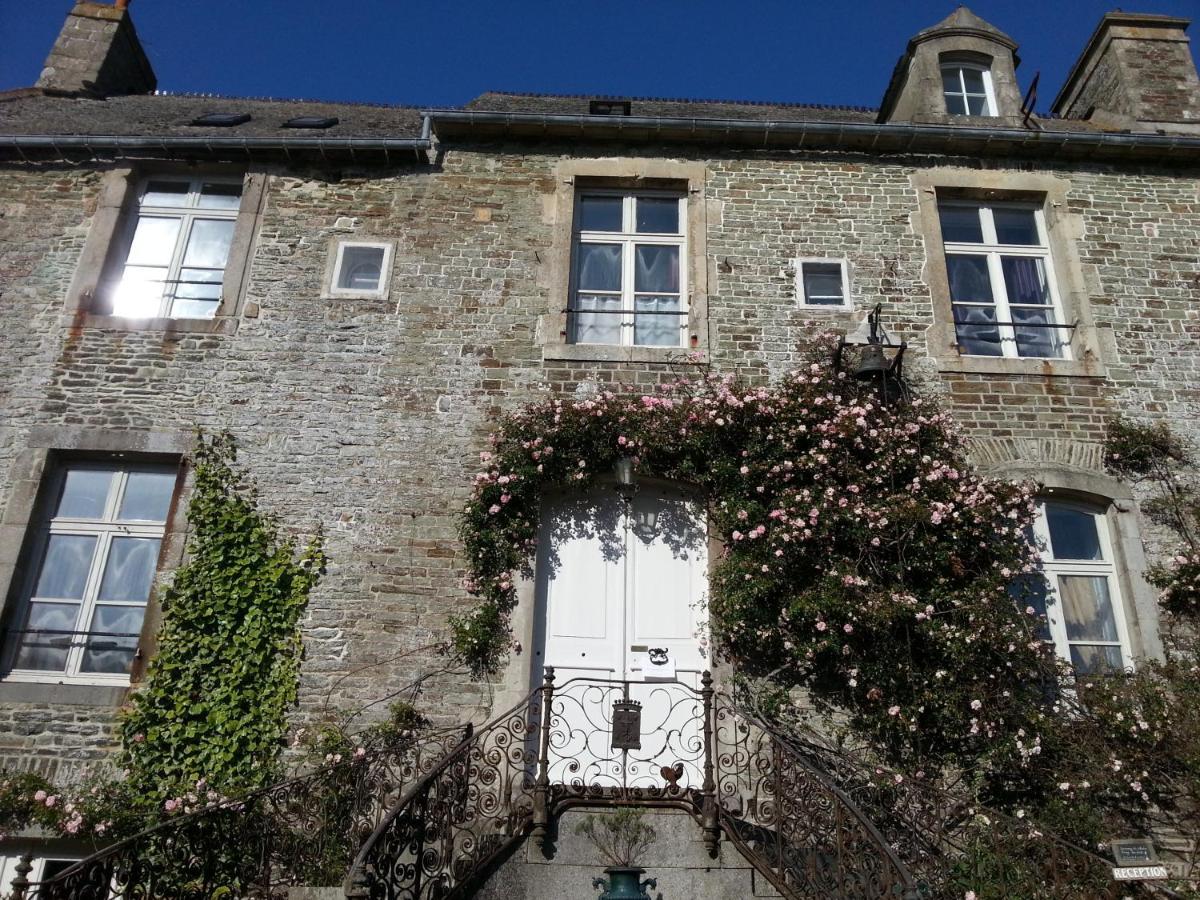Les Du Chateau Du Rozel